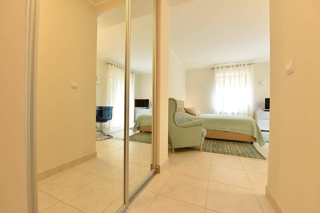 Maniva Apartment